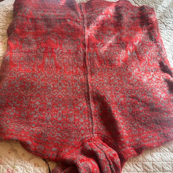 Free People cozy crop boho sweater with generous full-size hood. - Picture 5 of 12
